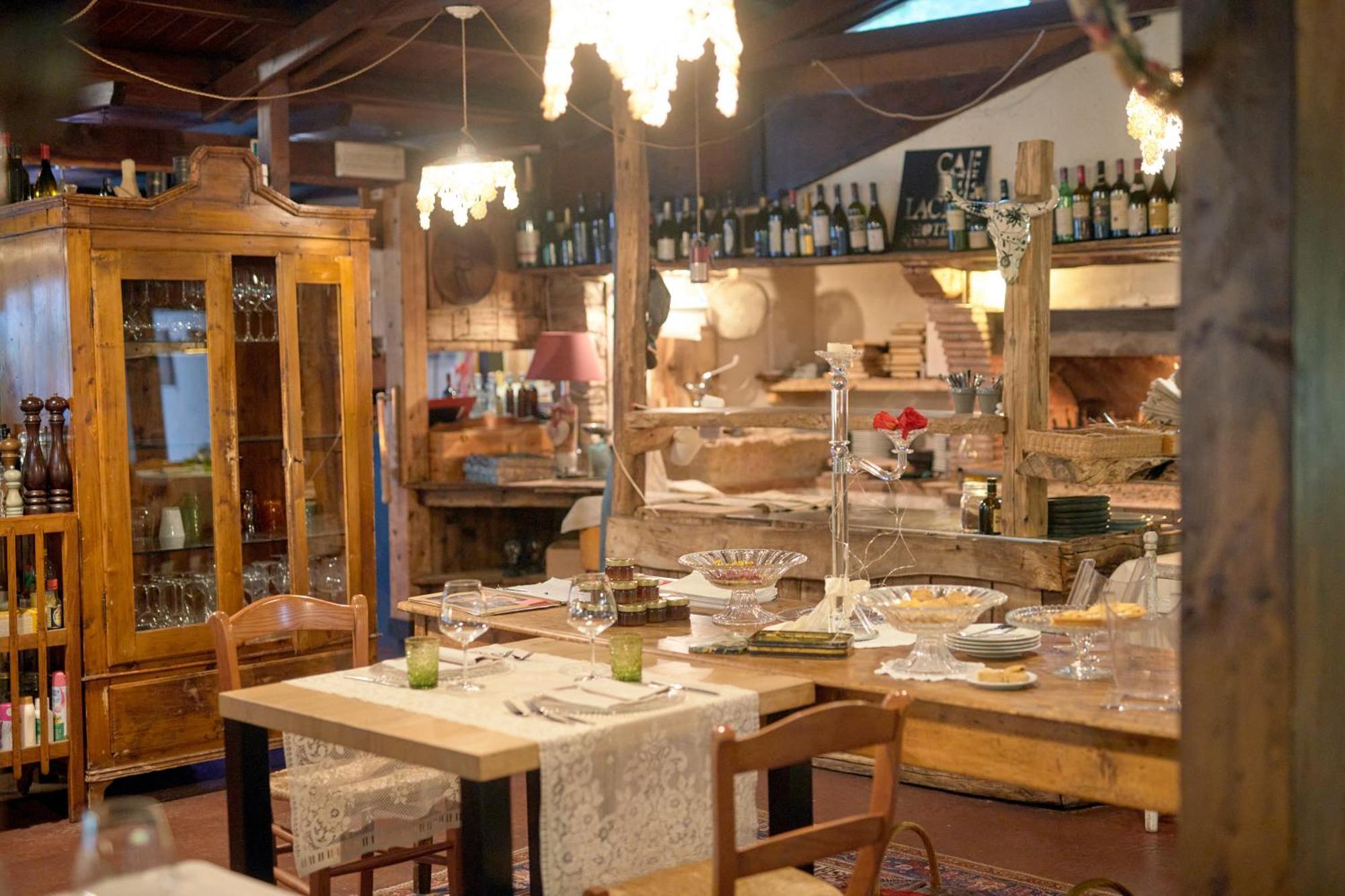 Ai Cadelach Hotel Giulia Revine Lago Екстериор снимка