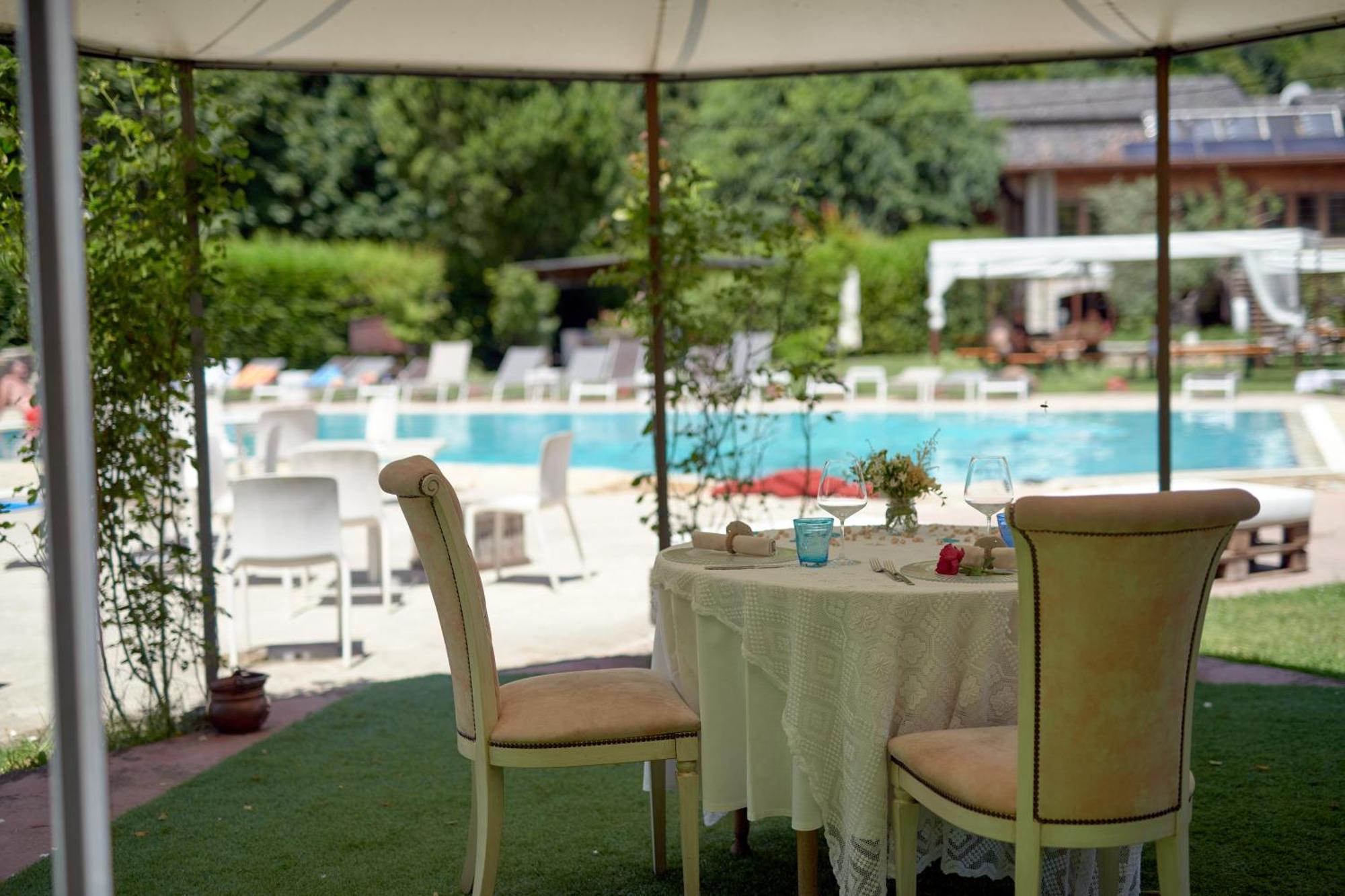 Ai Cadelach Hotel Giulia Revine Lago Екстериор снимка